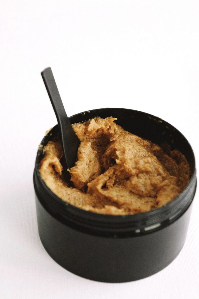 Organic Lip scrub in black container