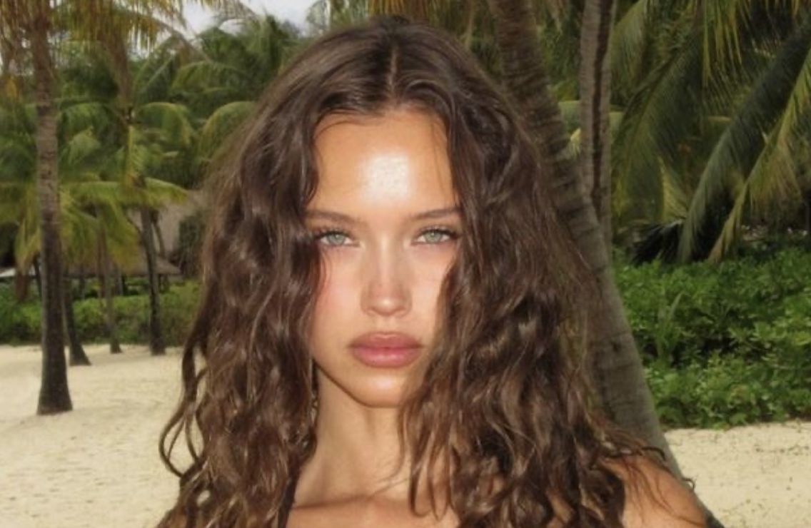 How to Achieve Natural Faux Freckles and the Perfect Island Girl Makeup Look